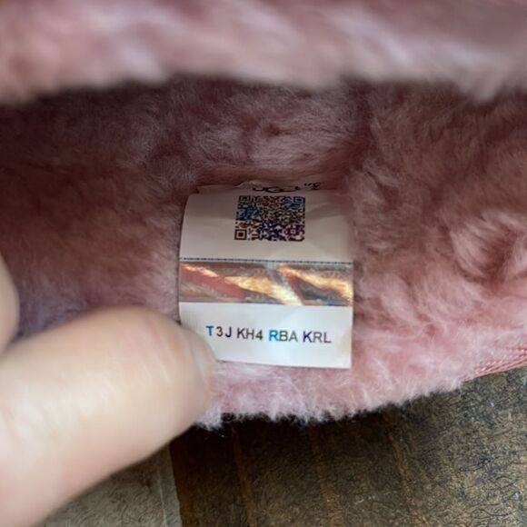 UGG CLASSIC Mini Jagged Camo Boots - Picture 5 of 6